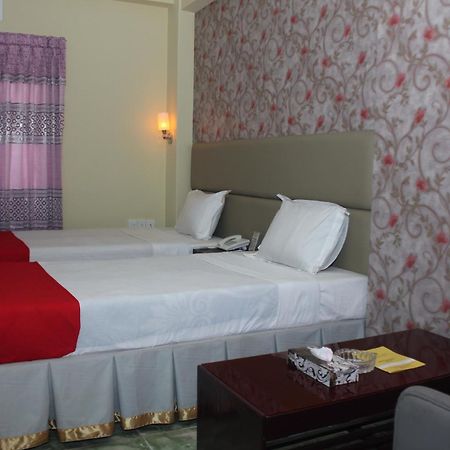 Golden Inn Chattagram Ltd Chittagong Exteriör bild